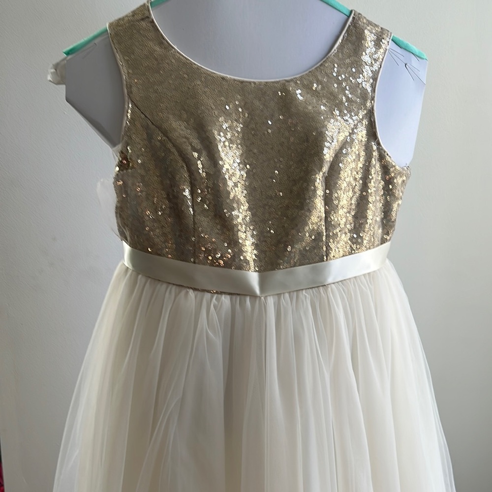 David’s Bridal girls size 12 junior bridesmaid/flower girl/party dress